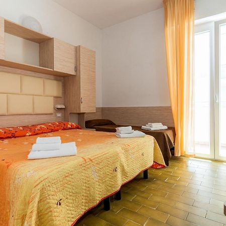 Hotel Croce Del Sud Rimini Extérieur photo