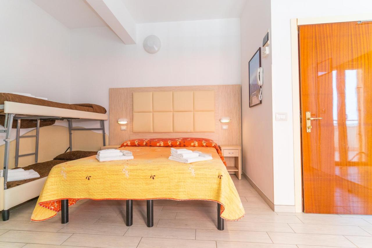 Hotel Croce Del Sud Rimini Extérieur photo
